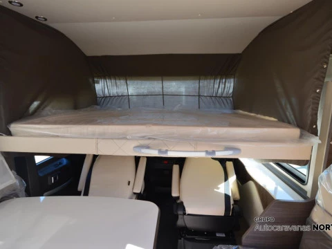 MCLOUIS NEVIS NEVIS 879