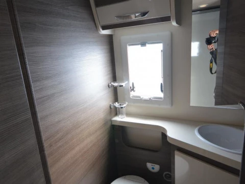 MCLOUIS NEVIS NEVIS 879