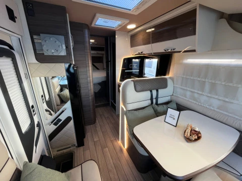 MCLOUIS NEVIS NEVIS 879