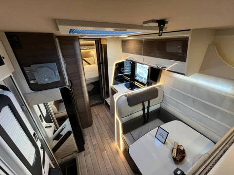 MCLOUIS NEVIS NEVIS 879