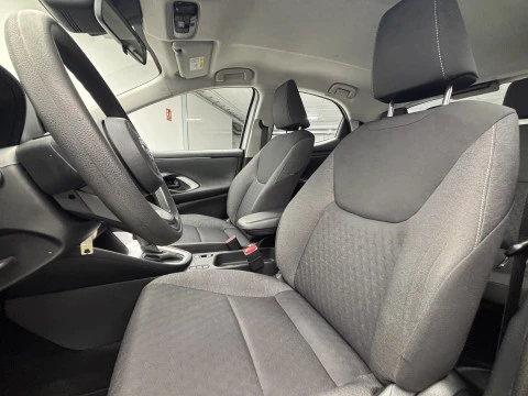 Toyota Yaris 1.5 120H Business Plus