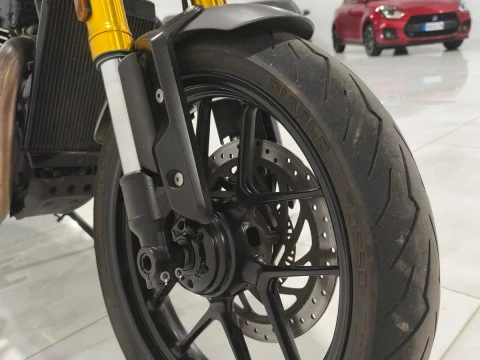 Triumph Street Triple S SPEED 400