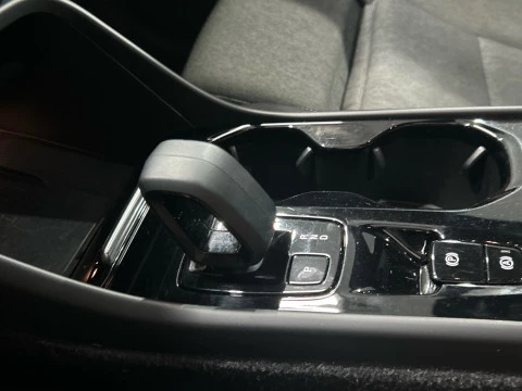 Volvo XC40 Plus, B3 Mild Hybrid, Gasolina, Dark