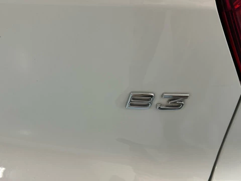 Volvo XC40 Plus, B3 Mild Hybrid, Gasolina, Dark