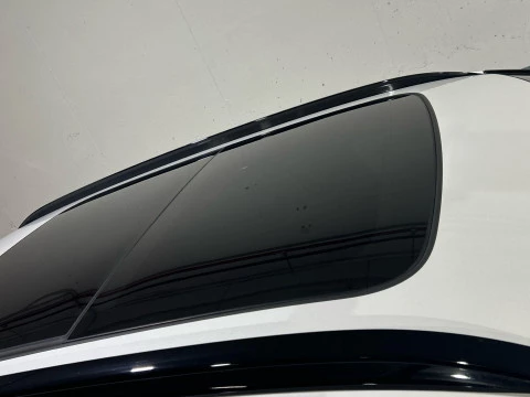 Volvo XC40 Plus, B3 Mild Hybrid, Gasolina, Dark