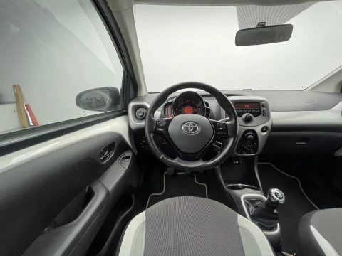 Toyota Aygo 1.0 70 x-play