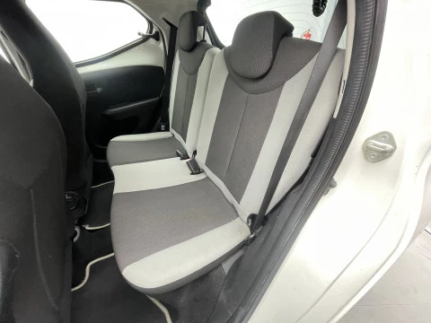 Toyota Aygo 1.0 70 x-play