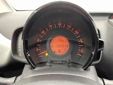 Toyota Aygo 1.0 70 x-play