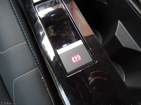 Citroën C4 X BlueHDi 130 SS EAT8 Shine