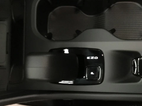 Volvo XC40 XC40 CORE B3 MILD HYBRID GASOLINA