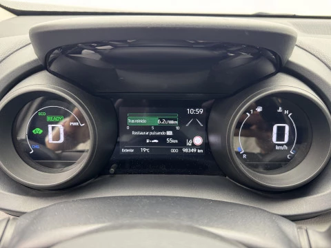 Toyota Yaris Cross 1.5 120H Business Plus