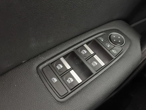 Renault Captur TECHNO TCE 140CV EDC MILD HYBRID