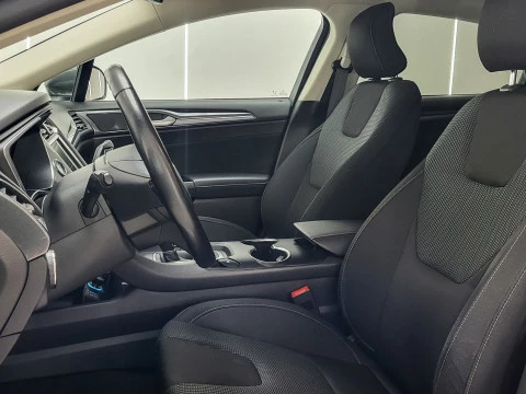 Ford Mondeo  SEDAN TITANIUM HEV2.0