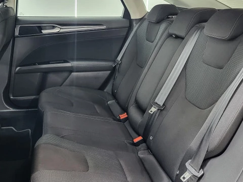 Ford Mondeo  SEDAN TITANIUM HEV2.0