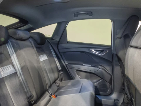 Audi Q4 e-tron S line 40 e-tron 150kW 82kWh