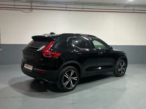 Volvo XC40 1.5 T3 R-DESIGN 163 5P