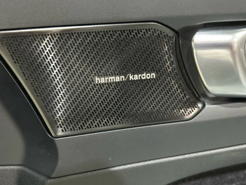 Volvo XC40 1.5 T3 R-DESIGN 163 5P