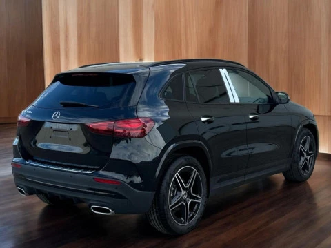 Mercedes-Benz GLA  200 D