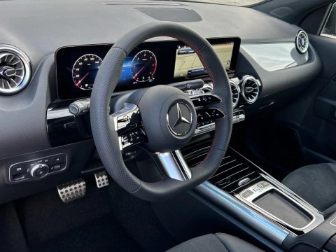 Mercedes-Benz GLA  200 D