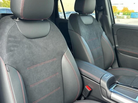 Mercedes-Benz GLA  200 D