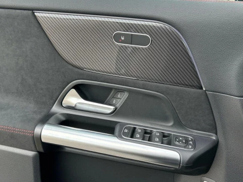 Mercedes-Benz GLA  200 D