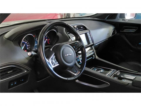Jaguar F-Pace 2.0L i4D 132kW R-Sport Auto