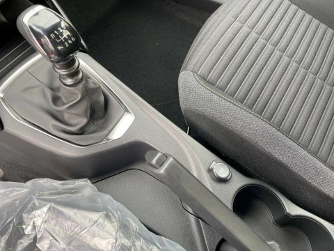Peugeot 2008 Active Puretech 100 S&S 6 Vel. MAN