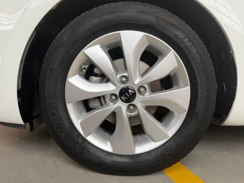 Kia Rio 1.2 CVVT Tech 62 kW (84 CV)