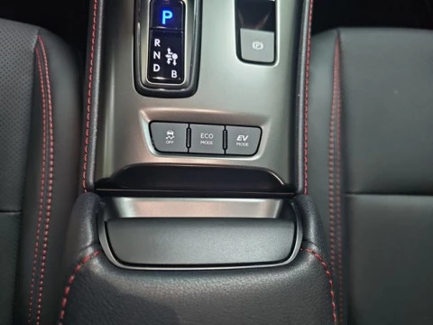 Lexus LBX 1.5 136cv HEV Elegant+ Black