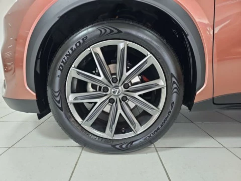 Lexus LBX 1.5 136cv HEV Elegant+ Black