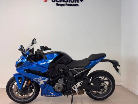 Suzuki GSX 8R