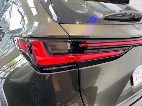 Lexus NX 350h Premium 2WD