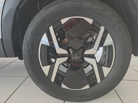 Peugeot 2008 Allure Hybrid 145 eDCS6