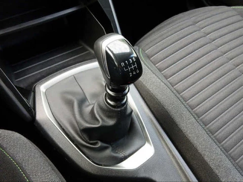 Peugeot 208 PureTech 100 Active 75 kW (100 CV)