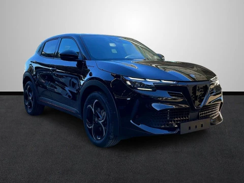 Alfa Romeo Junior Ibrida Speciale 107kW (145CV)