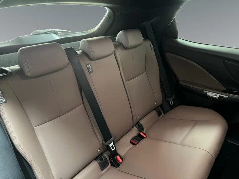 Lexus LBX 1.5 136cv HEV Elegant+