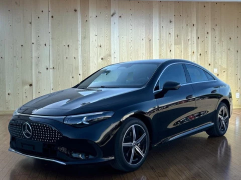 Mercedes-Benz CLA  200 con tecnologia EQ