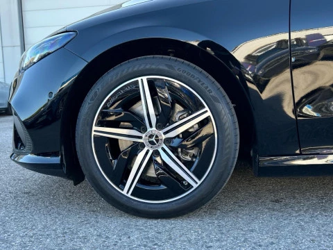 Mercedes-Benz CLA  200 con tecnologia EQ