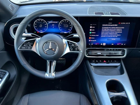 Mercedes-Benz CLA  200 con tecnologia EQ