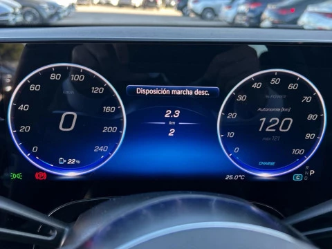 Mercedes-Benz CLA  200 con tecnologia EQ