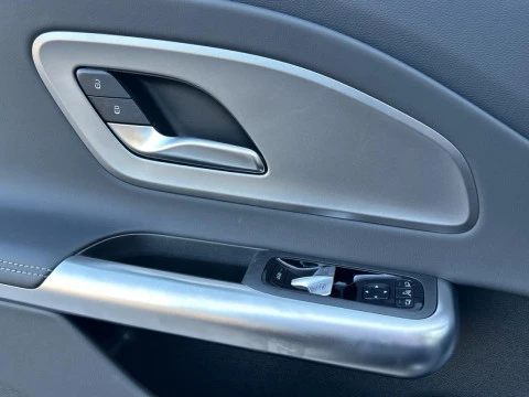 Mercedes-Benz CLA  200 con tecnologia EQ