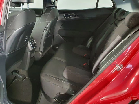Kia Sportage 1.6 T-GDi MHEV 118kW (160CV) Drive 17