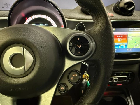 Smart fortwo 0.9 66kW (90CV) COUPE