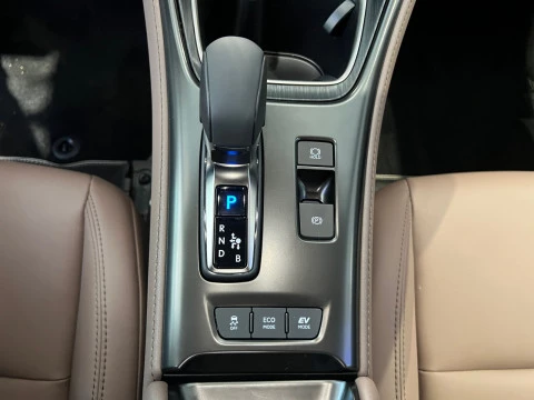 Lexus LBX 1.5 136cv HEV Elegant+ Black