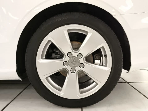 Audi A3 Cabrio Ambition 1.6 TDI clean diesel 81 kW (110 CV)