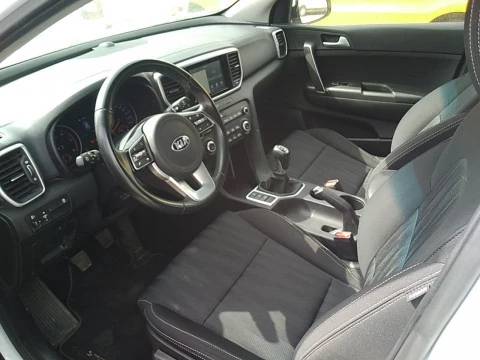 Kia Sportage 1.6 MHEV Business 100kW (136CV) 4x4