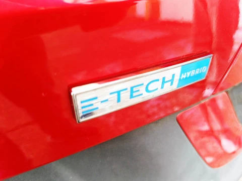 Renault Arkana 1.6 E-TECH R.S.LINE FAST TRACK 105KW 5P