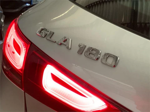 Mercedes-Benz GLA 180