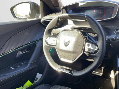 Peugeot e-2008 Eléctrico GT 156 (115kW)