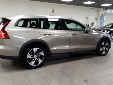 Volvo V60 Cross Country familiar 2.0 D4 AUTO AWD 5P